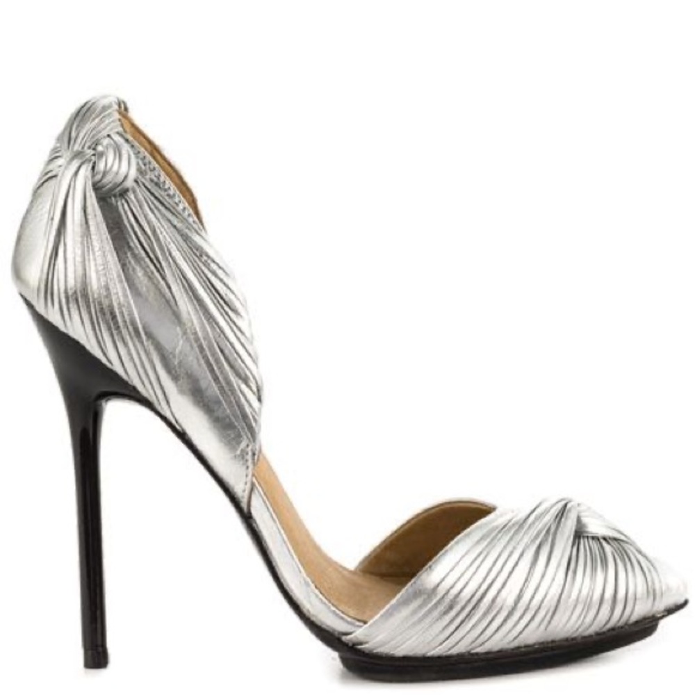 ISO L.A.M.B. Warner heels in any shade! Size 10